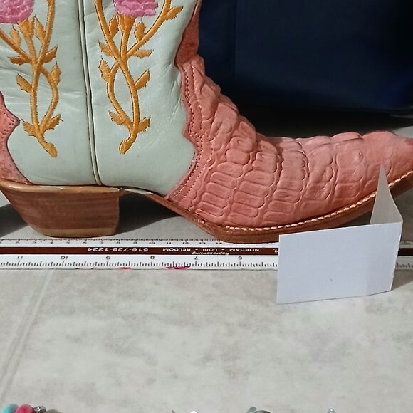 Pink Hornback Alligator SnipToe Boots Pink Roses Sewn on Cream Leather Sz 6 /23 - Picture 15 of 16